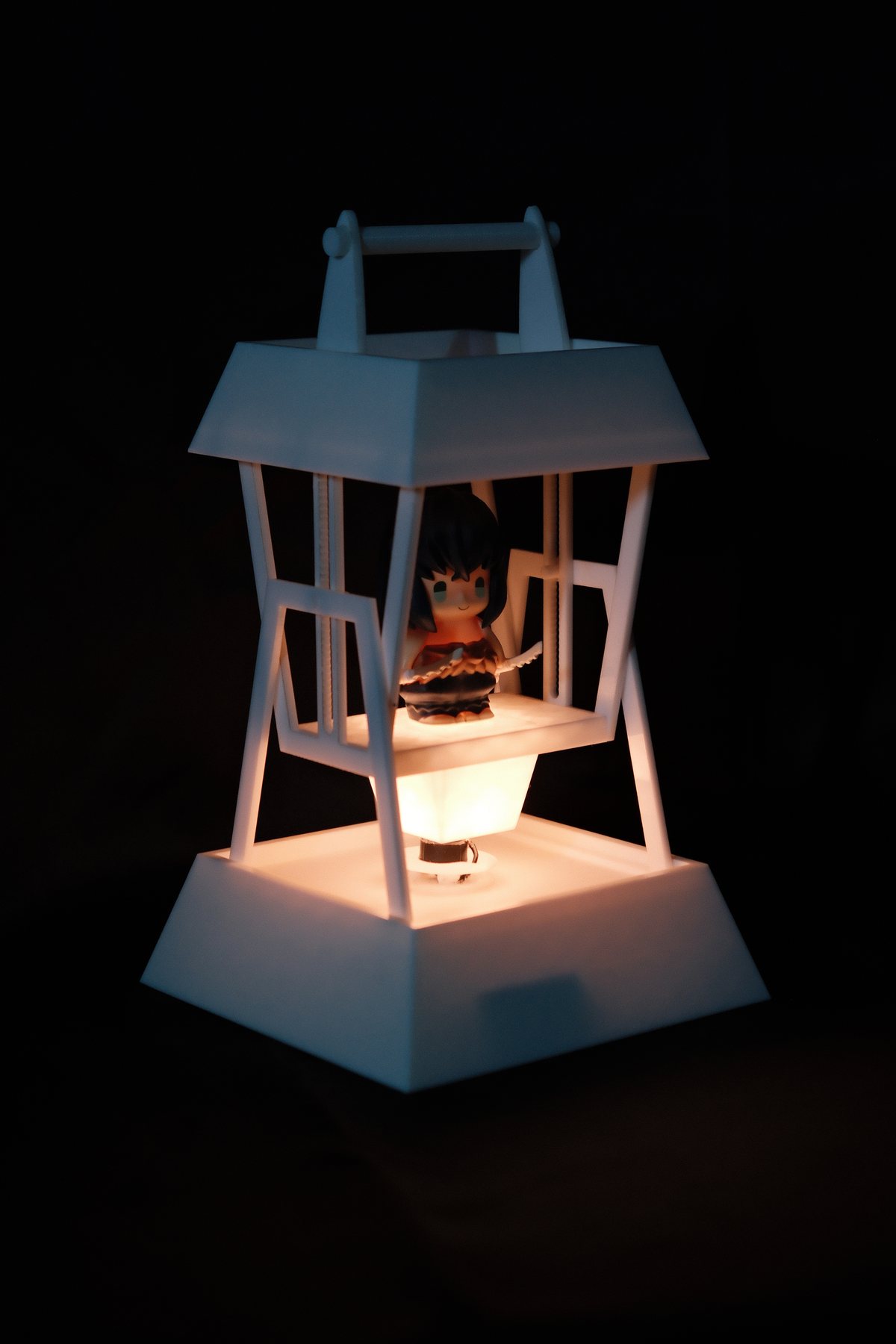 Push and Pull DIY Lamp with an illuminated customizable display stage